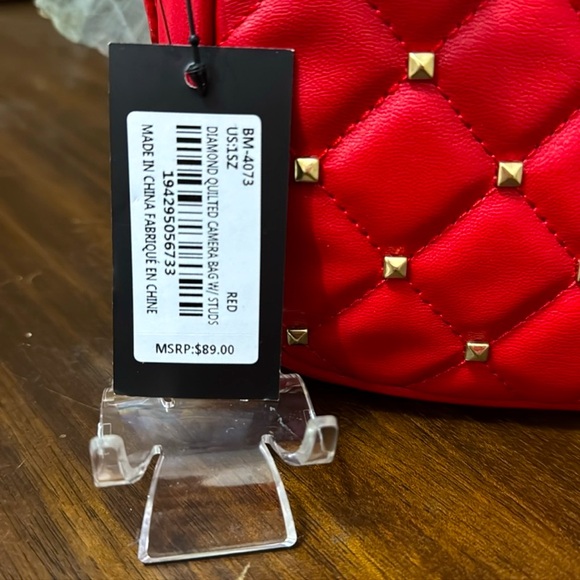 Badgley Mischka Diamond Quilted Camera Bag With Studs Red Crossbody Vegan Purse - Picture 3 of 3